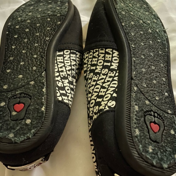 Bobs by Skechers Garfield design shoes. - Picture 3 of 8